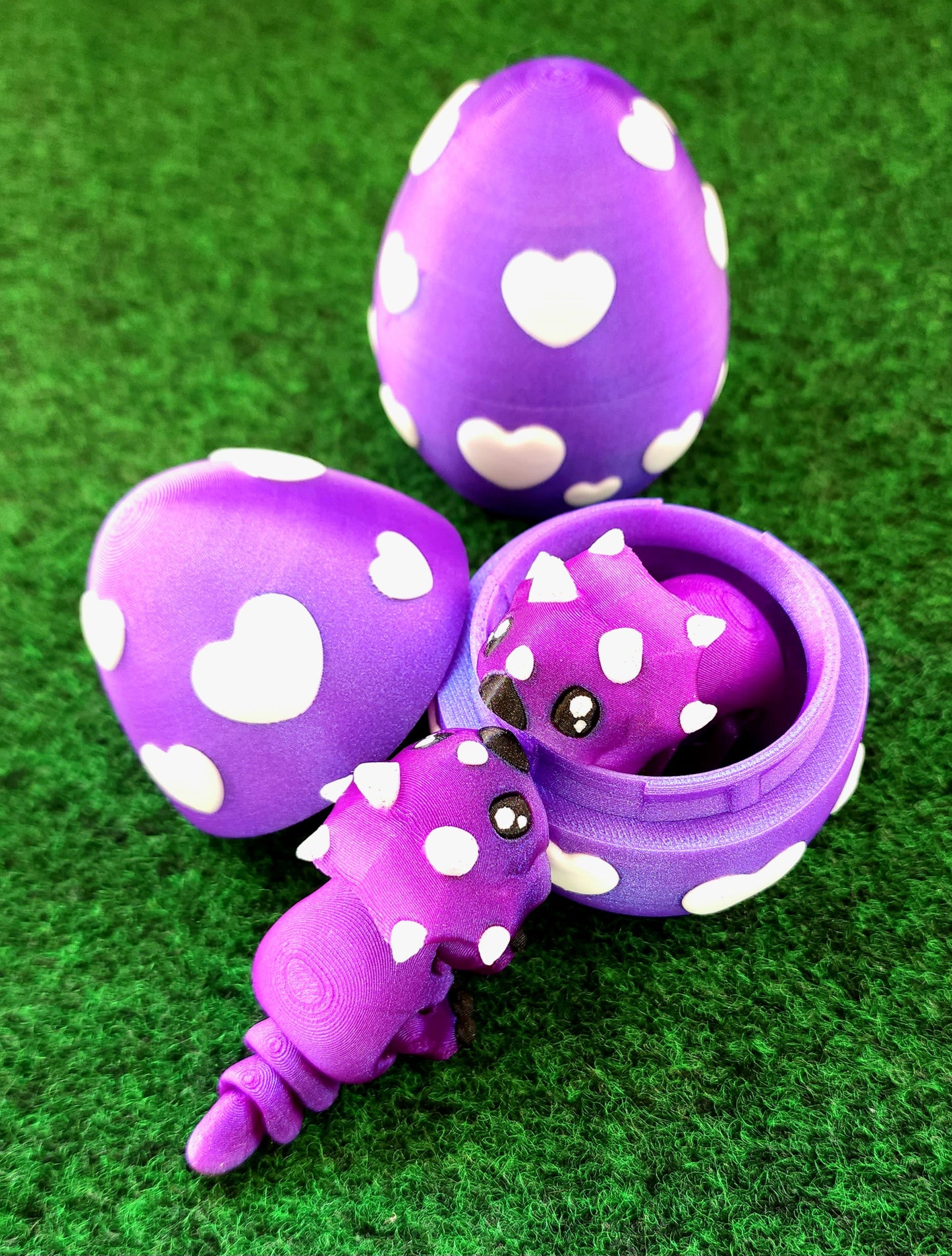 Dino Baby Egg (Hearts)