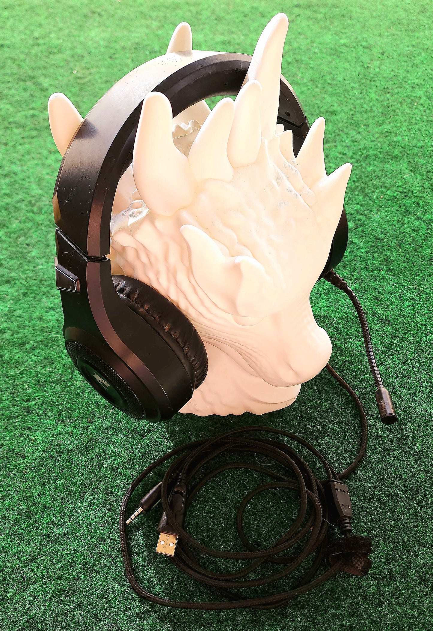 --Dragon Headset Stand--